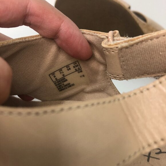 CLARKS Sandals Women's Size 7.5 Beige Cream Lafley Joy Leather Open Toe Wedge - Picture 6 of 12